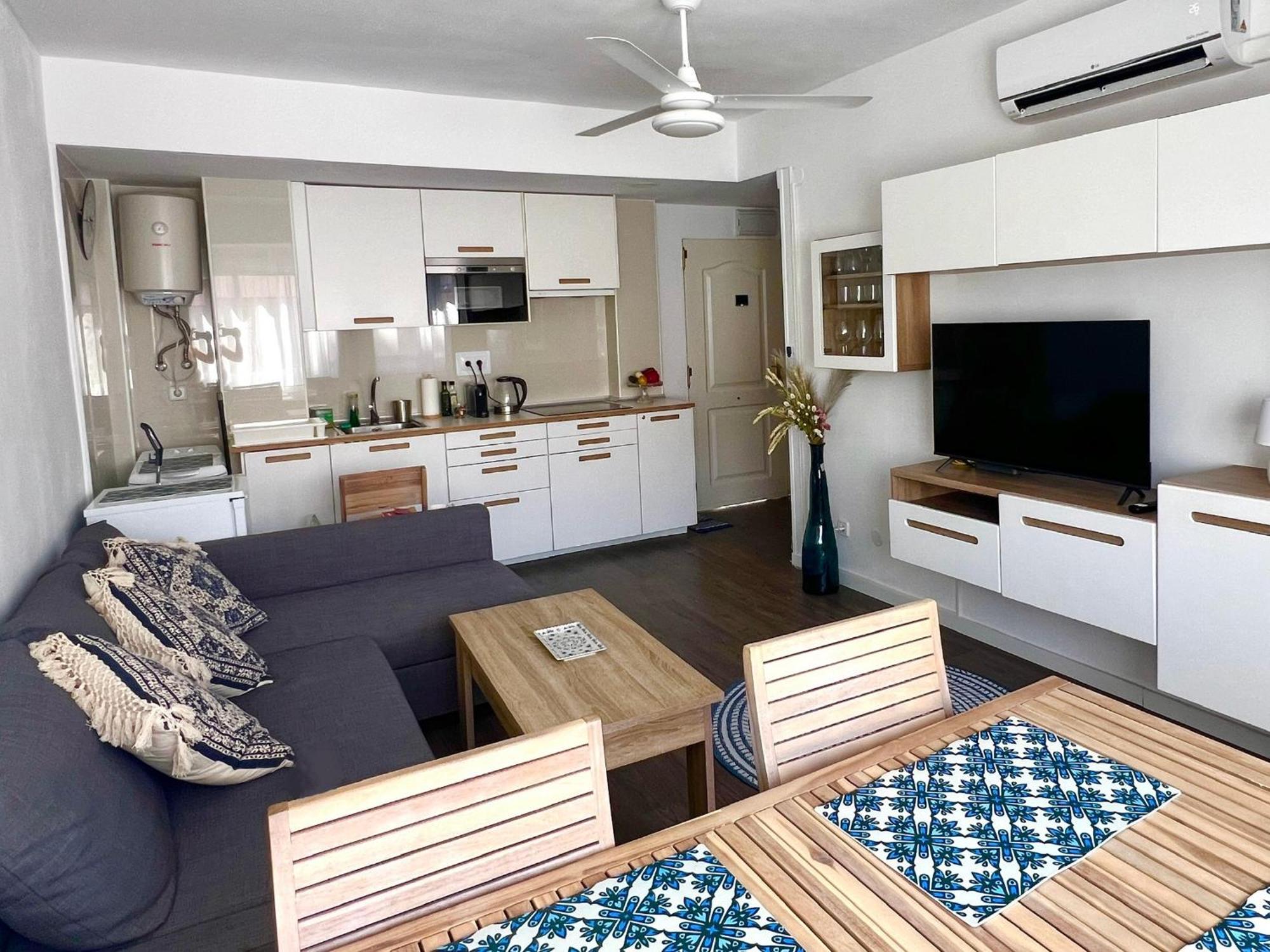 Mediterra Home Beach View กัลเป ภายนอก รูปภาพ